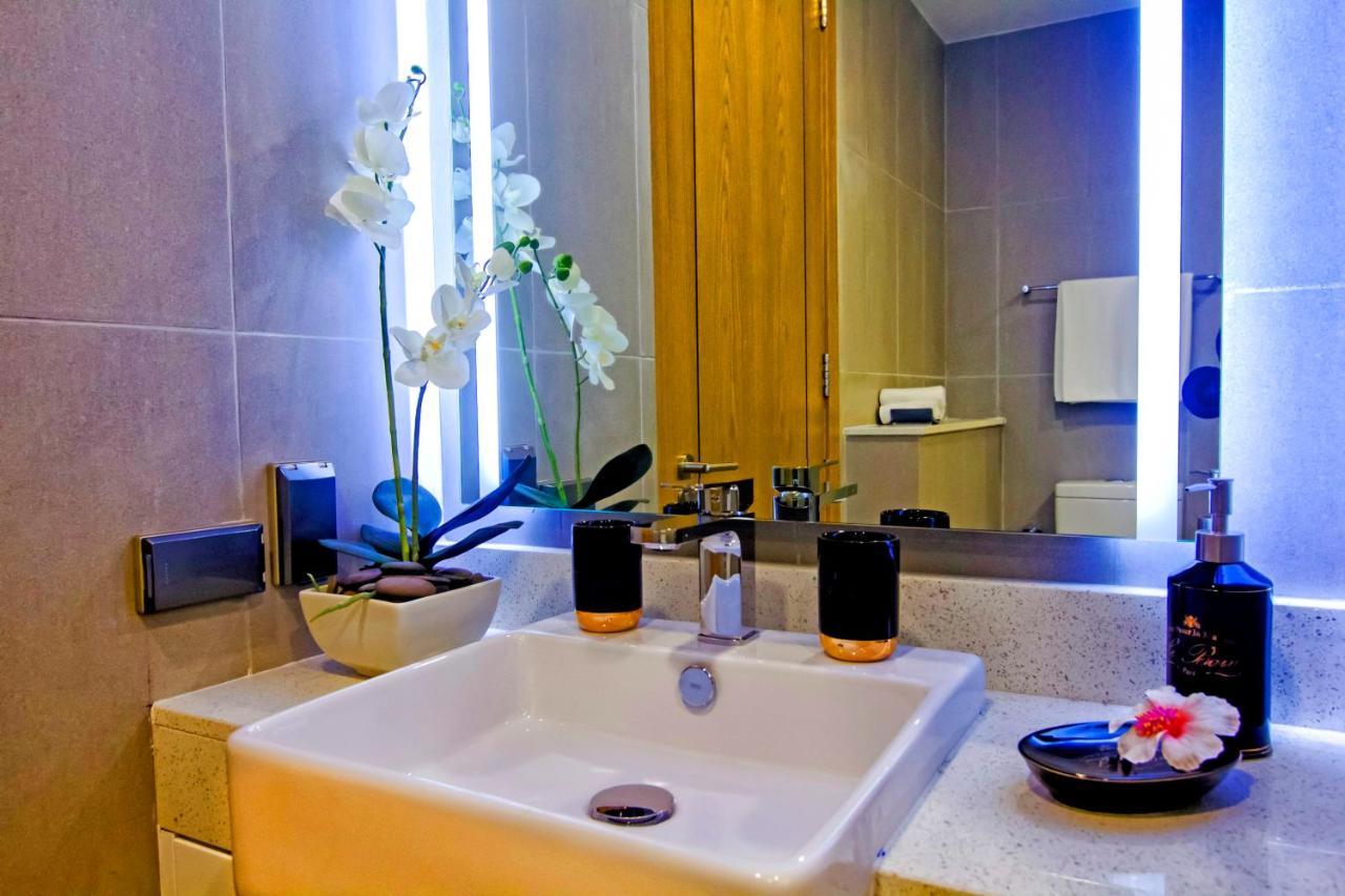 Oceanstone By Holy Cow, 2-Br, 60 M2, Tree View Aparthotel Pantai Bang Tao Luaran gambar
