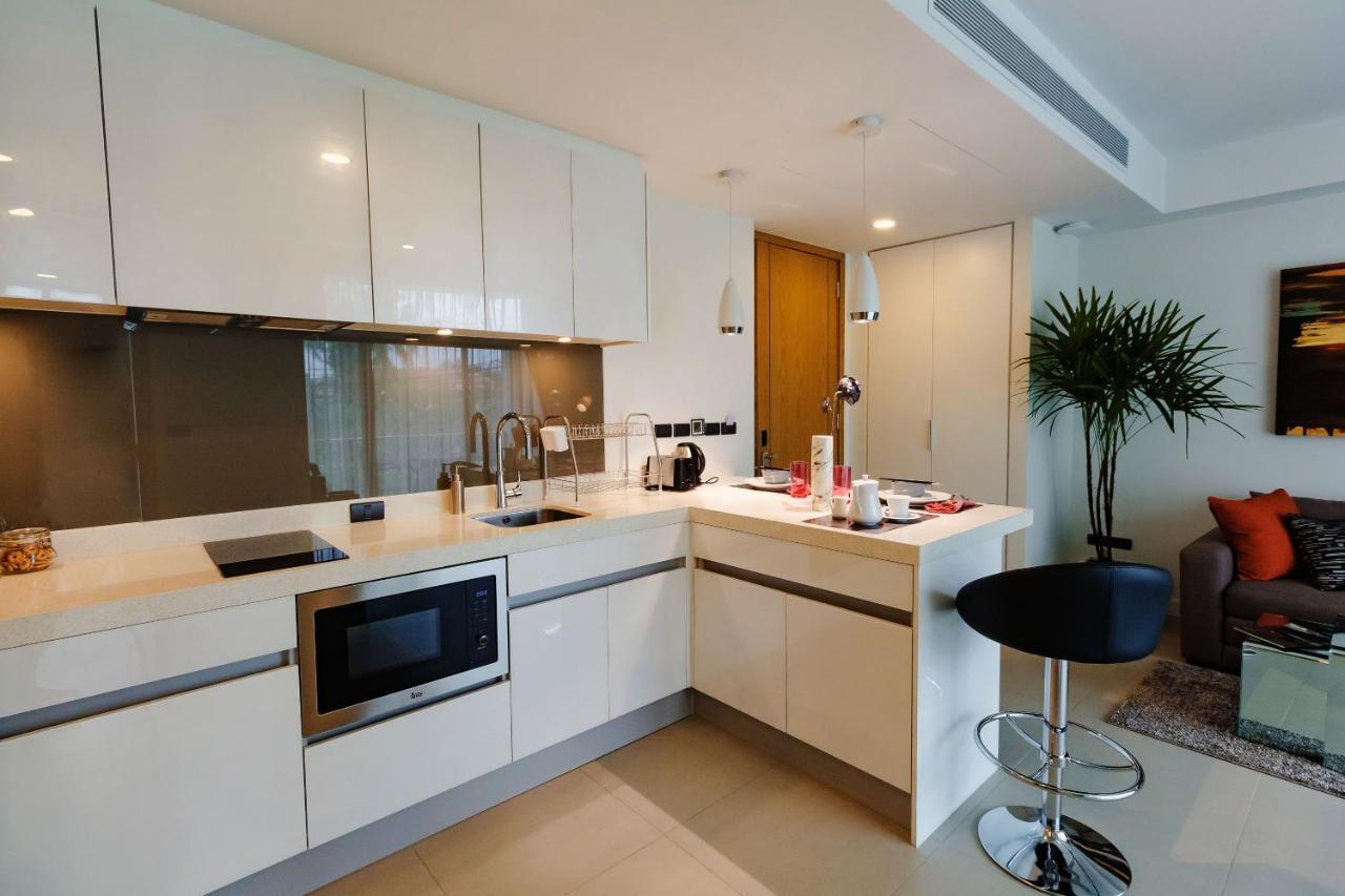 Oceanstone By Holy Cow, 2-Br, 60 M2, Tree View Aparthotel Pantai Bang Tao Luaran gambar